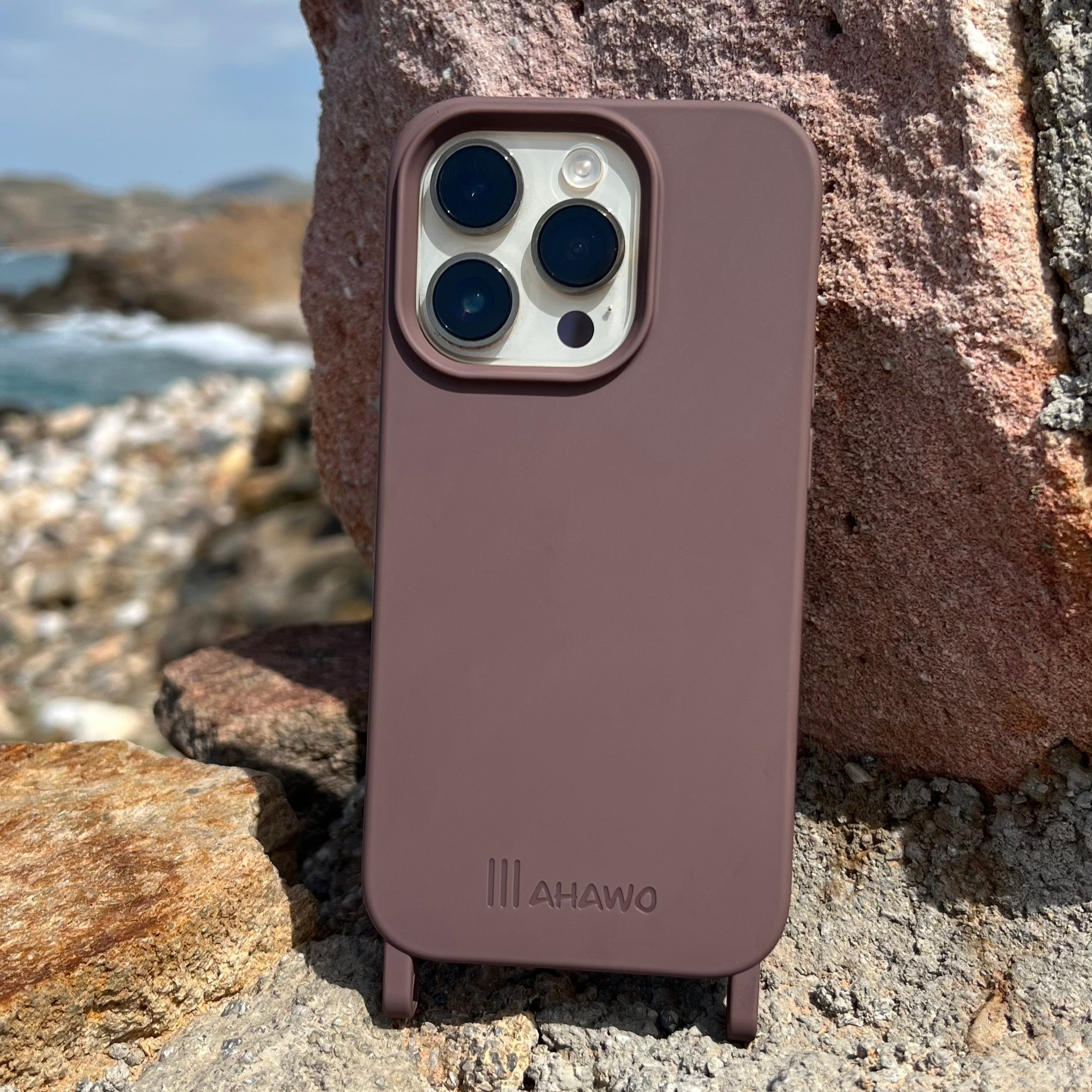 Phone Case with Eyelets Brown
