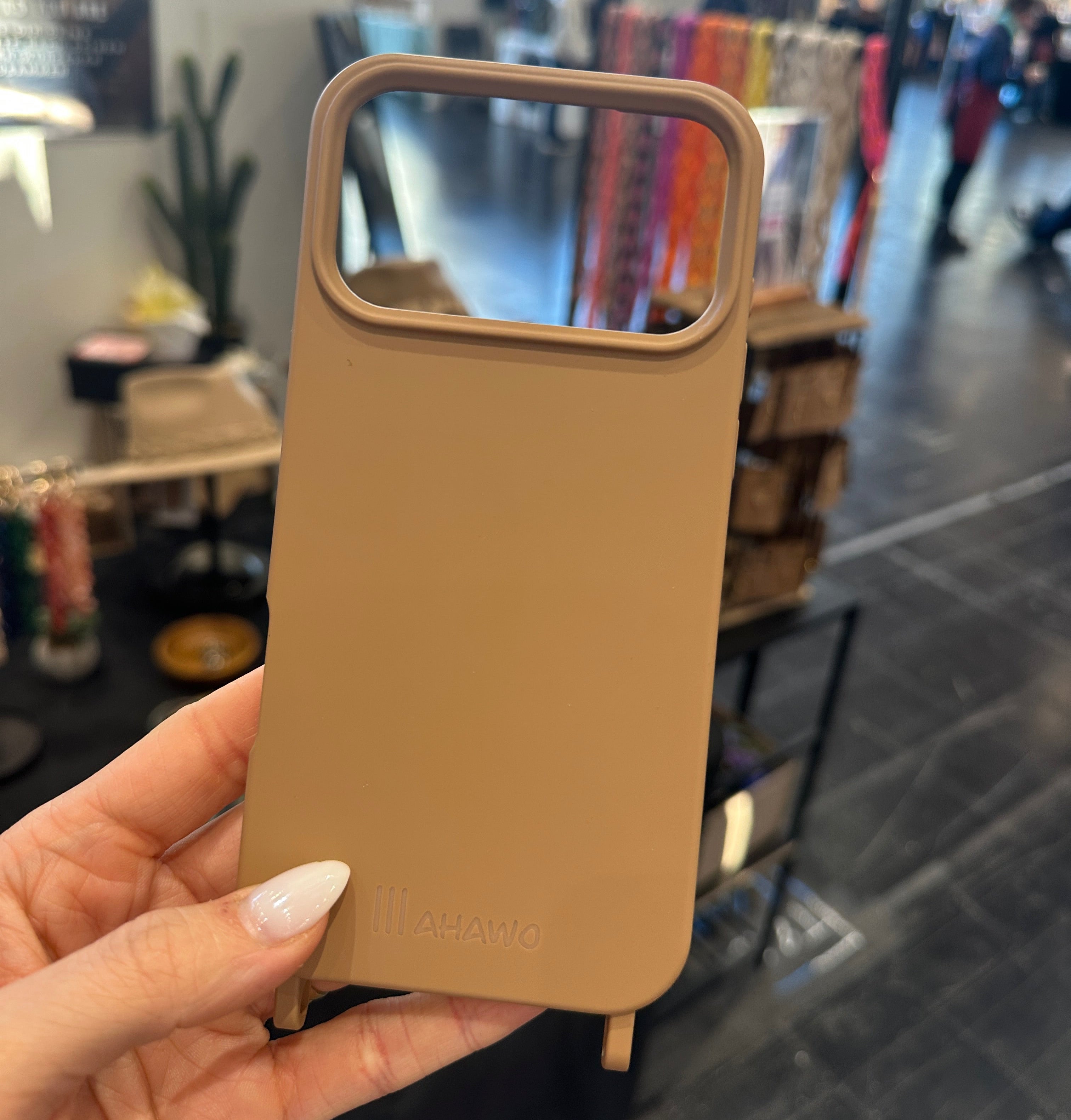 Phone Case with Eyelets Caramel