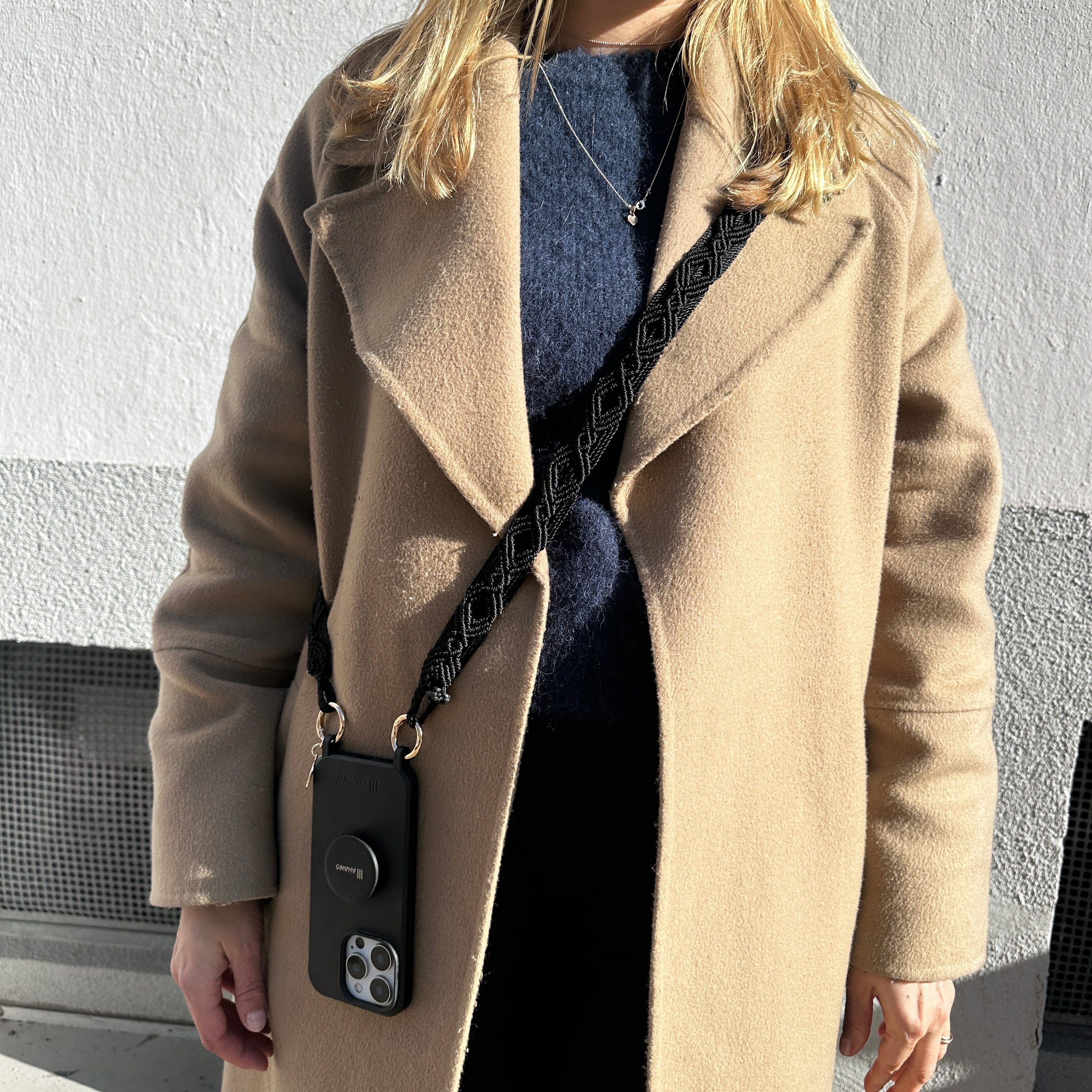 Black Pearl Slim Handykette mit Ösen